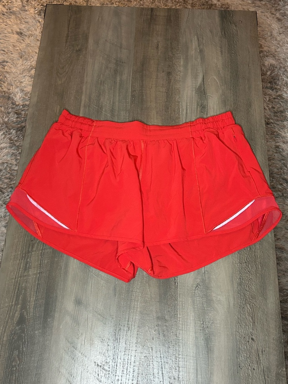 NWOT Lululemon Hotty Hot LR Shorts Sz 14 *hot heat*